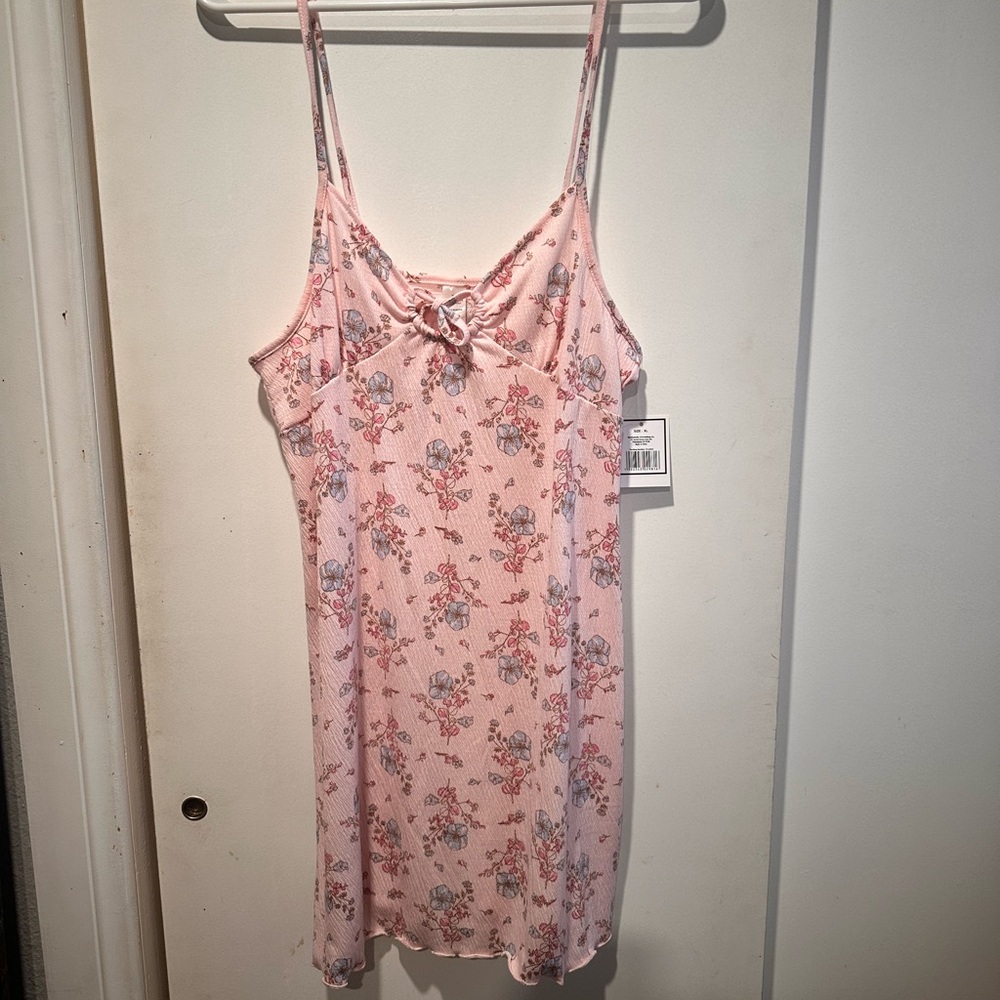 Elegant Floral Chemise in Soft Pink